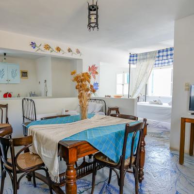 Angelicas Apartment 4 250